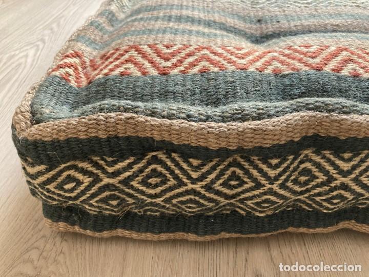 Artesan&iacute;a: Puff hecho a mano. Yute y Algod&oacute;n - Foto 4