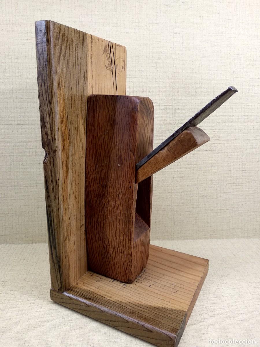 Artesan&iacute;a: Sujetalibros de madera y cepillo de carpintero - Foto 1