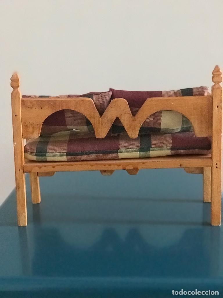 Artesan&iacute;a: Mini banca de madera hecha a mano - Foto 2