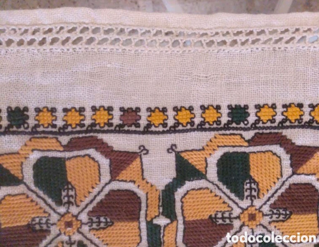 Artesan&iacute;a: Mantel bordado a mano - Foto 3