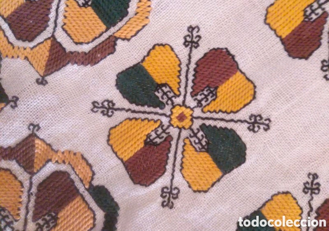 Artesan&iacute;a: Mantel bordado a mano - Foto 4