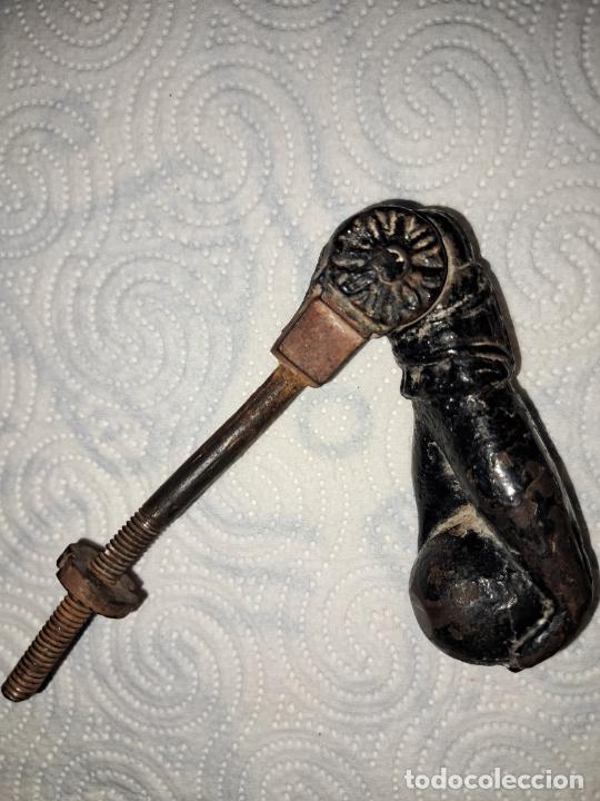 Artesan&iacute;a: Antigua aldaba de puerta - Foto 2