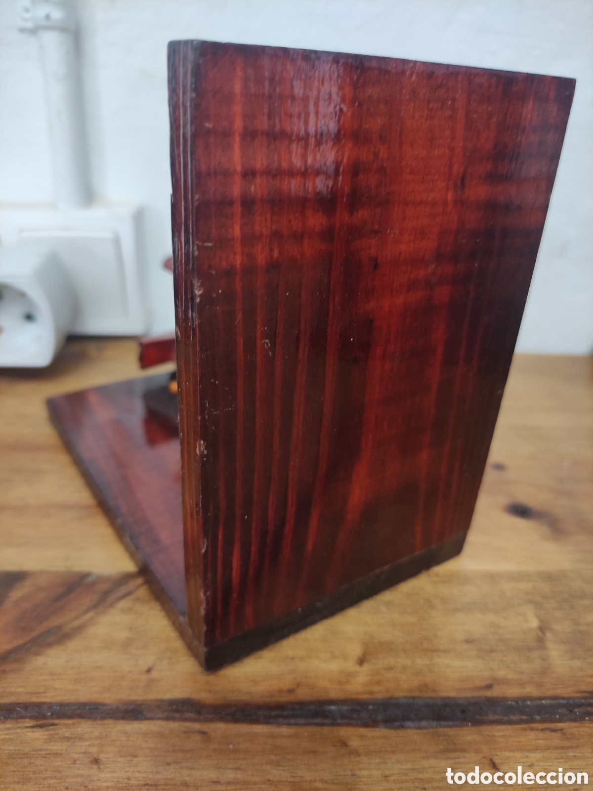 Artesan&iacute;a: SUJETA LIBROS DE MADERA - Foto 4