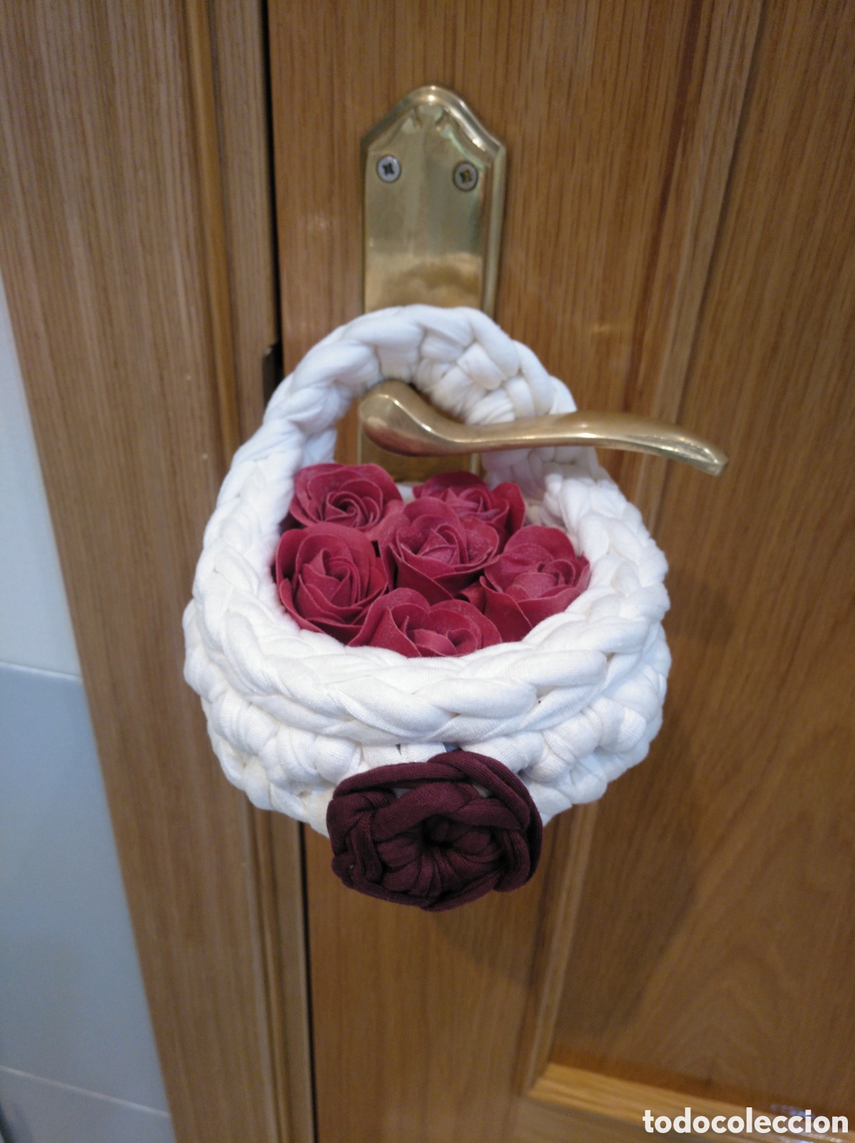 Artesan&iacute;a: Cesta con flores de jab&oacute;n - Foto 1