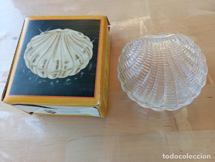 Artesan&iacute;a: BOMBONERA CONCHA CRISTAL. - Foto 1