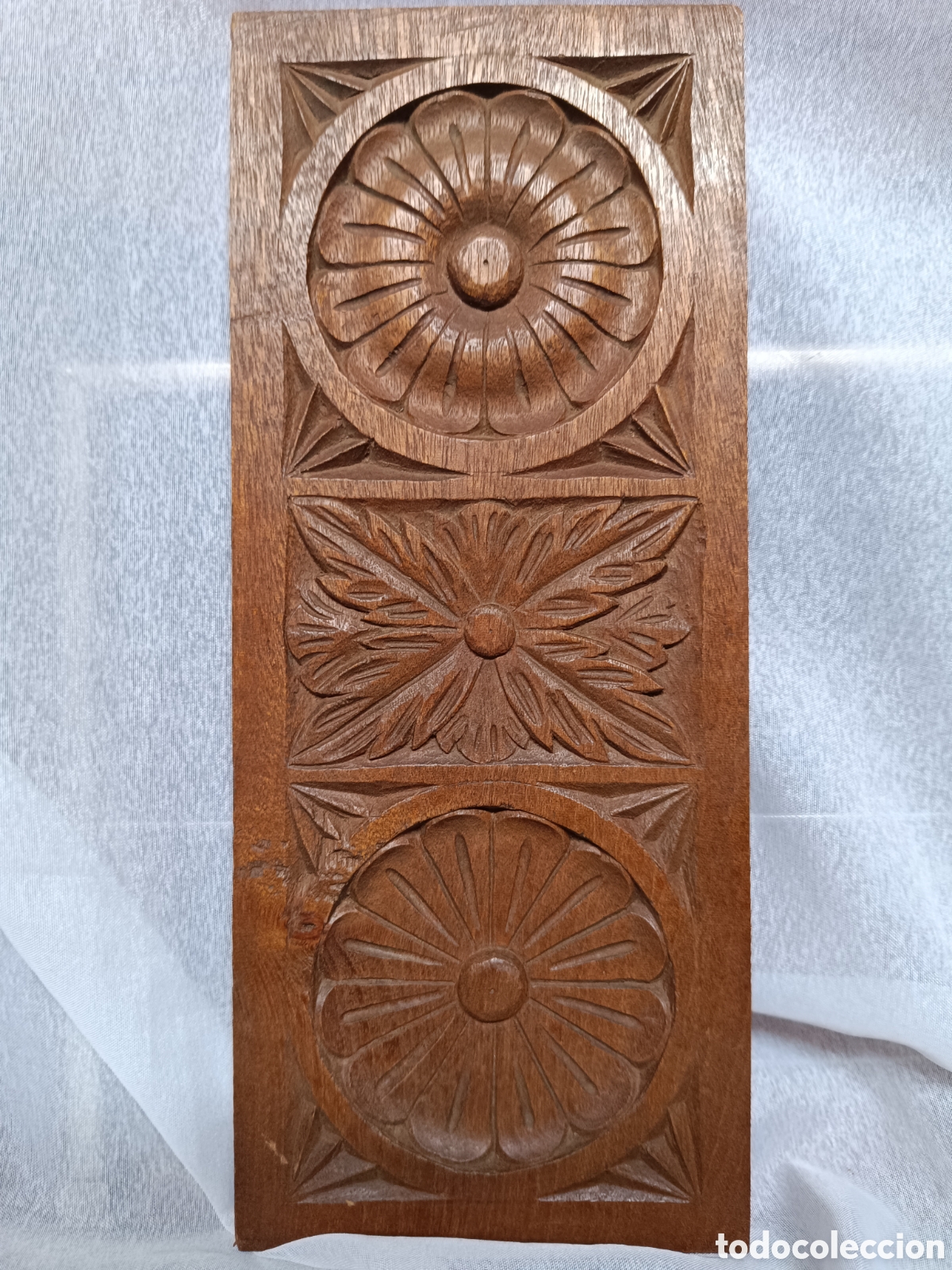 Artesan&iacute;a: Talla de madera 3 flores - Foto 3