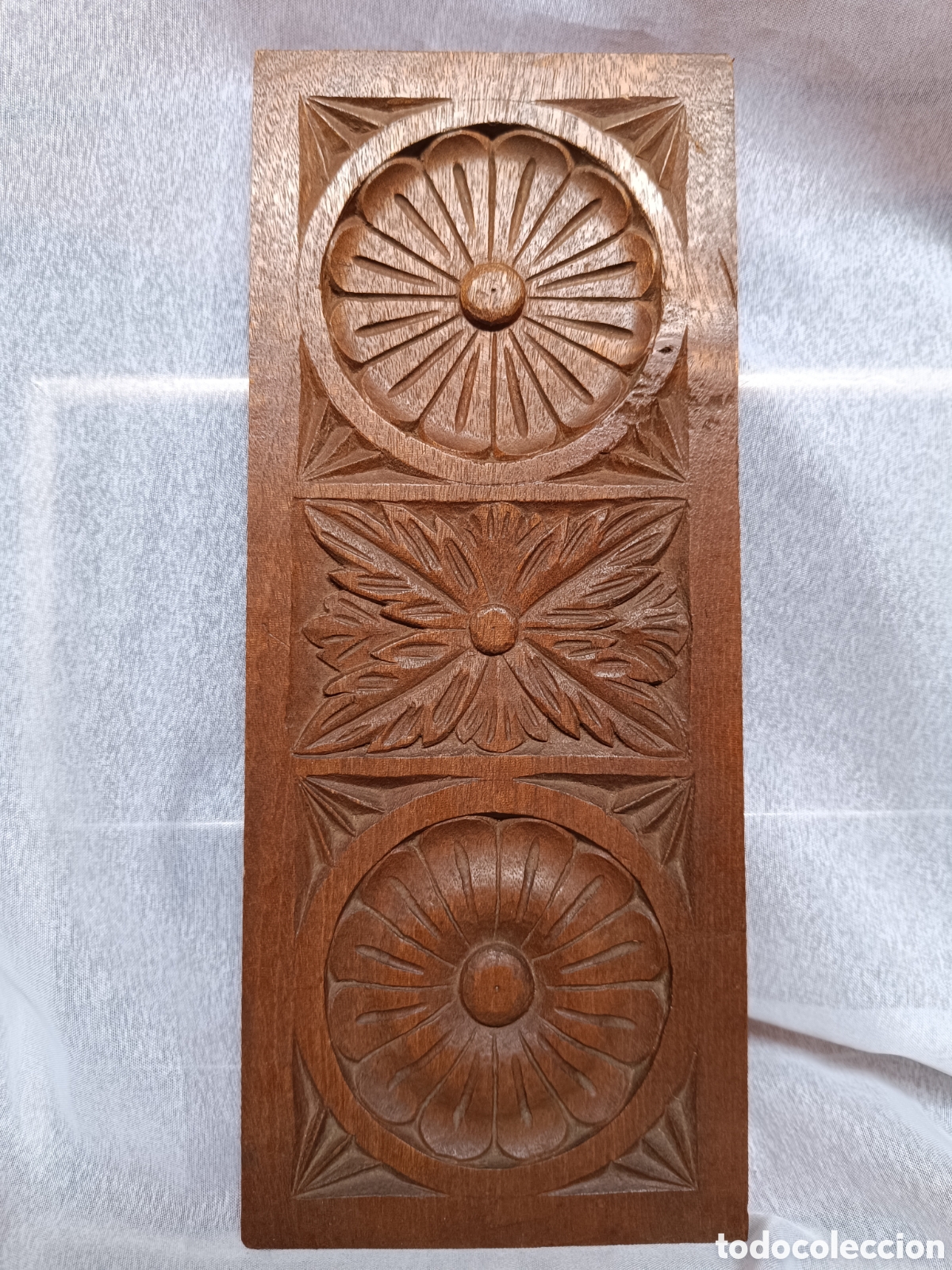 Artesan&iacute;a: Talla de madera 3 flores - Foto 1