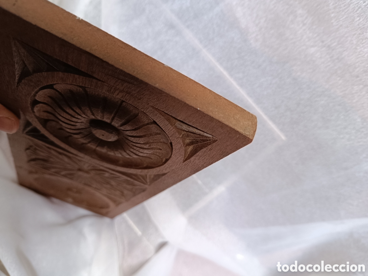 Artesan&iacute;a: Talla de madera 3 flores - Foto 5