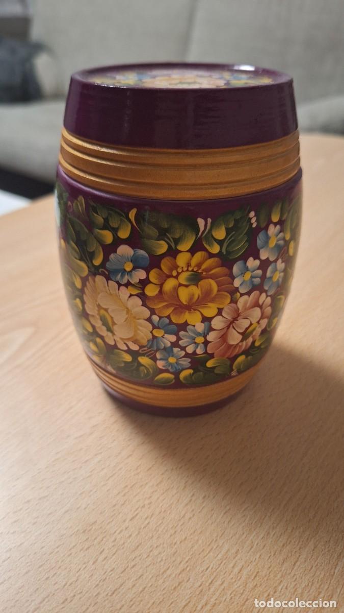 Artesan&iacute;a: Bombonera decorada a mano - Foto 1