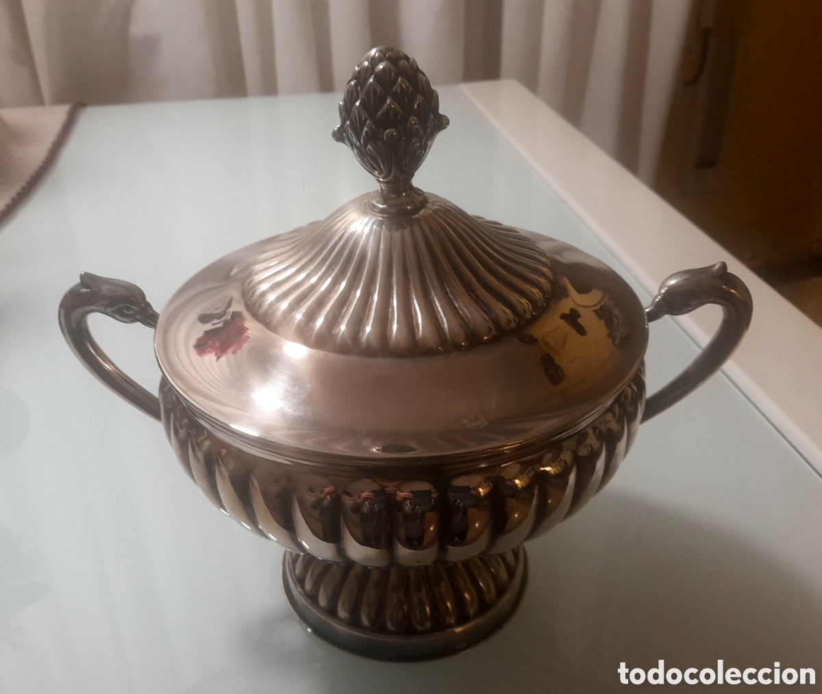 Artesan&iacute;a: Bombonera ba&ntilde;ada en plata - Foto 1