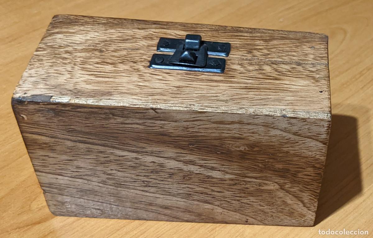 Artesan&iacute;a: Caja de madera labrada VV - Foto 4