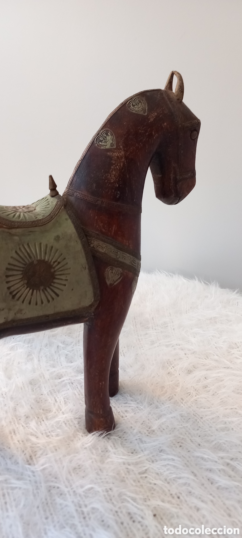 Artesan&iacute;a: Caballo de madera tallado - Foto 2