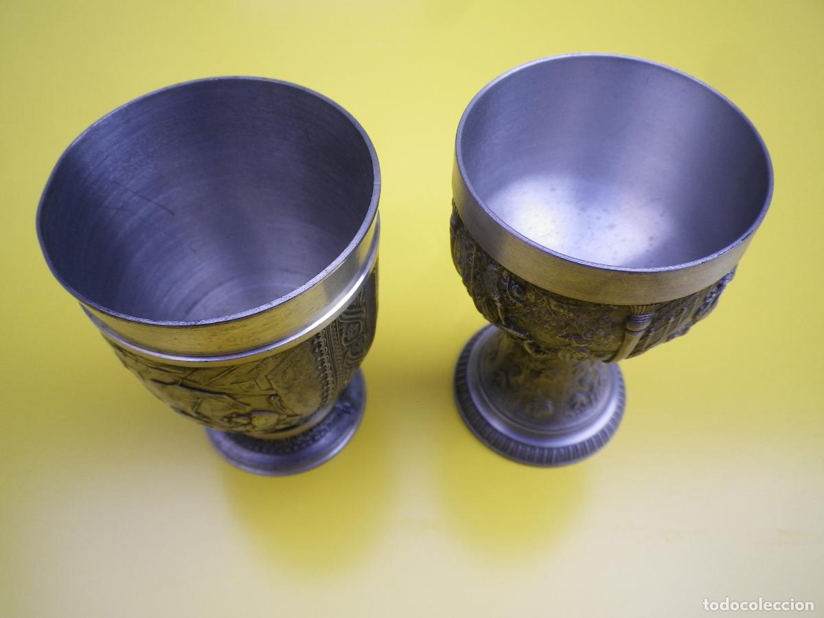 Artesan&iacute;a: Dos copas de peltre, muy decoradas - Foto 2