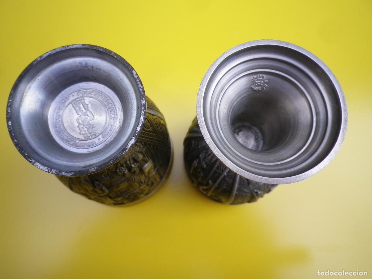 Artesan&iacute;a: Dos copas de peltre, muy decoradas - Foto 3