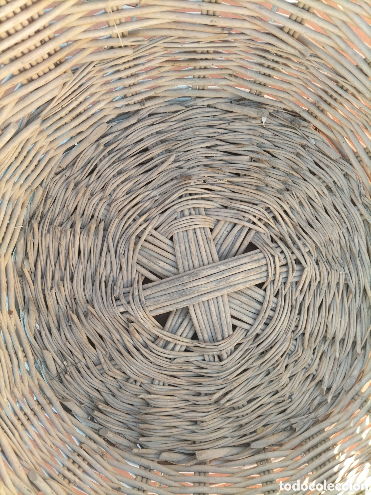 Artesan&iacute;a: Gran cesta de mimbre echa a mano - Foto 3