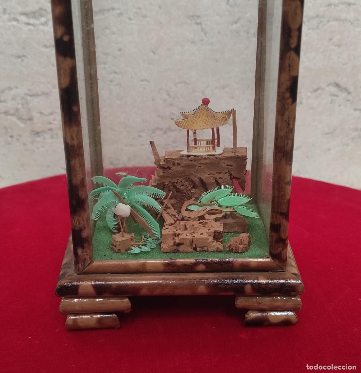 Artesan&iacute;a: DIORAMA CHINO EN URNA DE CRISTAL Y BAMB&Uacute; - Foto 2