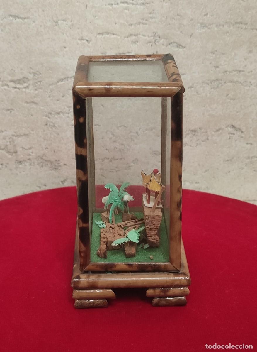 Artesan&iacute;a: DIORAMA CHINO EN URNA DE CRISTAL Y BAMB&Uacute; - Foto 3