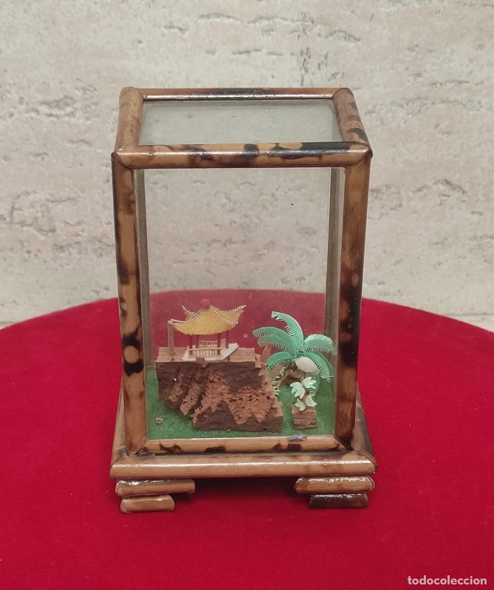 Artesan&iacute;a: DIORAMA CHINO EN URNA DE CRISTAL Y BAMB&Uacute; - Foto 4