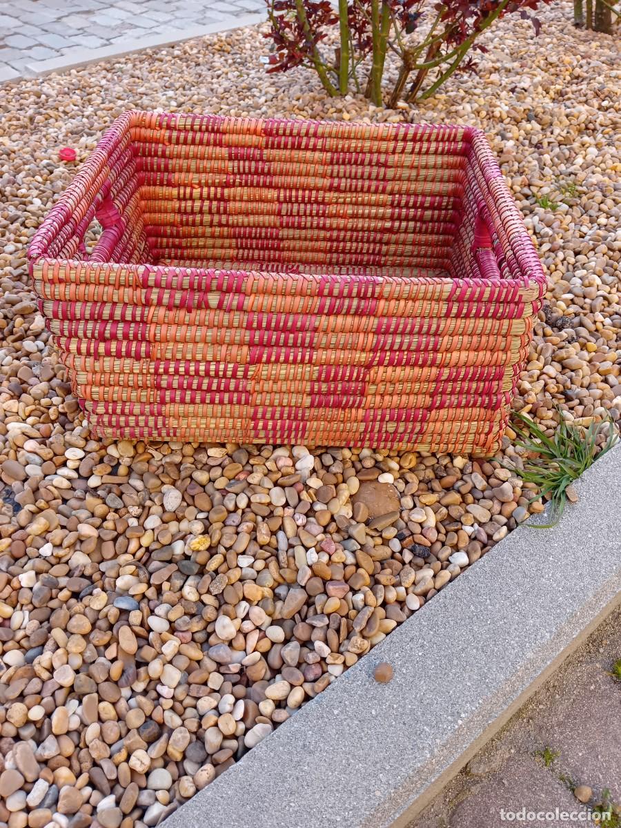 Artesan&iacute;a: Cerca de mimbre con dos asas - Foto 3