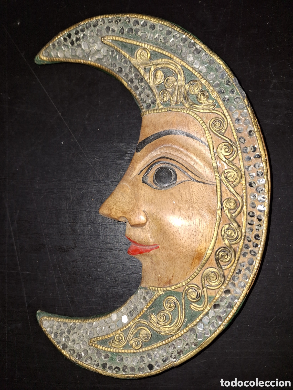 Artesan&iacute;a: Luna de madera decorativa