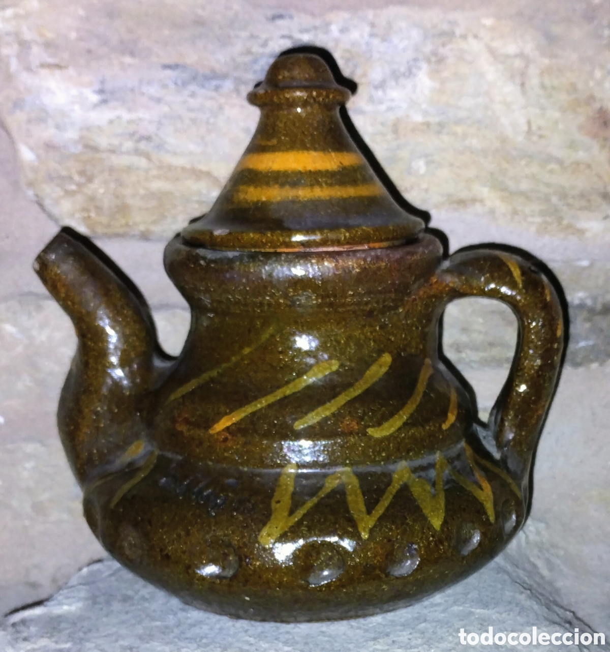 Artesan&iacute;a: antigua TETERA de BU&Ntilde;O de 8 cms de di&aacute;metro de boca x 16 cms de altura x 15 cms de di&aacute;metro de base