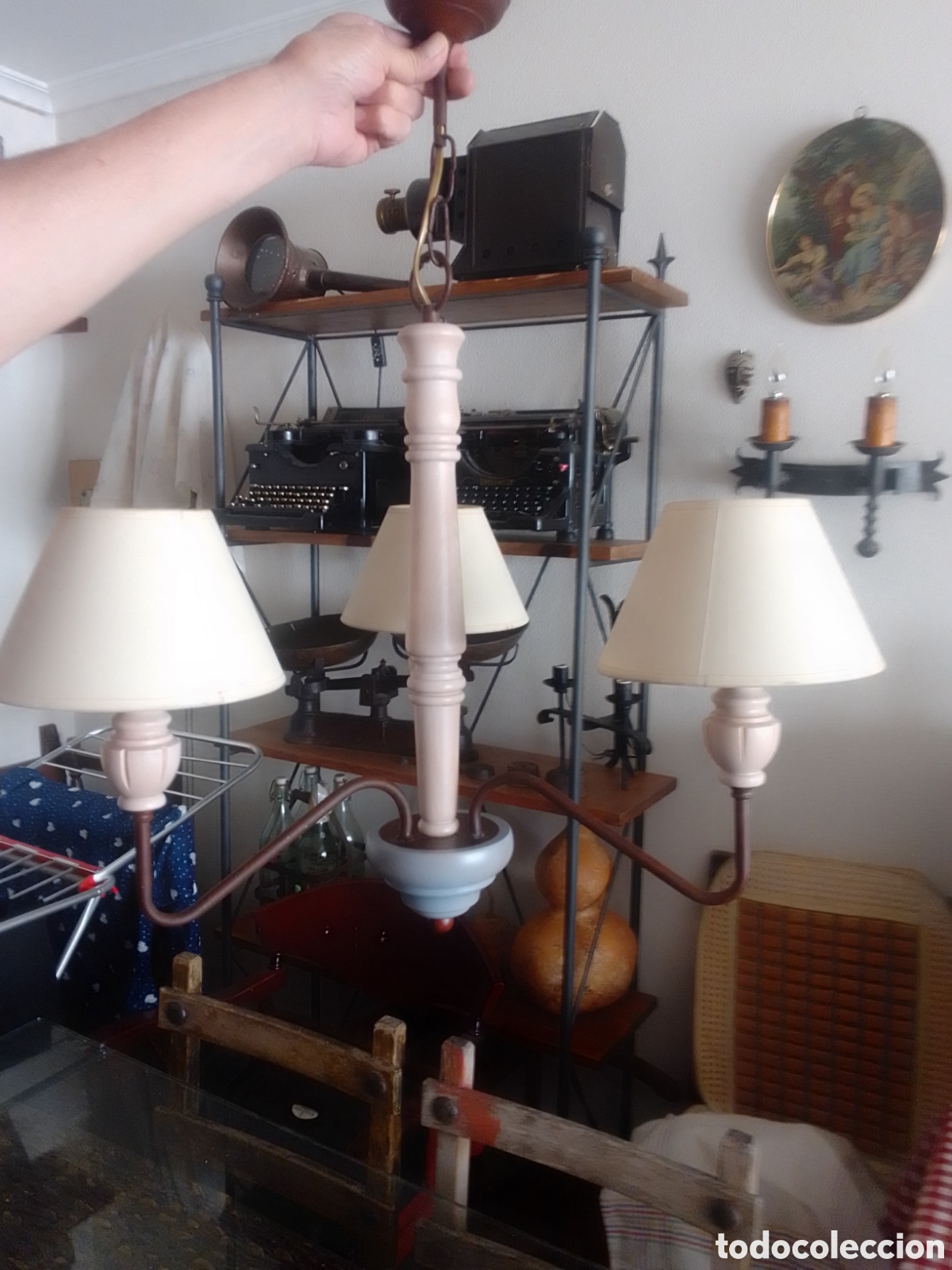 Artesan&iacute;a: L&aacute;mpara de techo de madera y metal - Foto 1