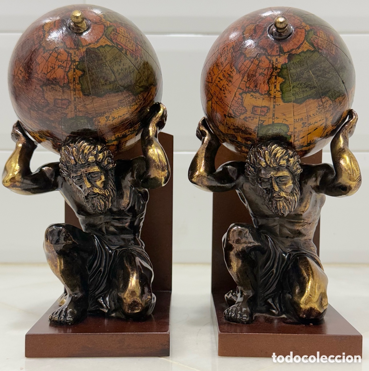 Artesan&iacute;a: PRECIOSOS SUJETALIBROS ATLAS GLOBO ITALIA