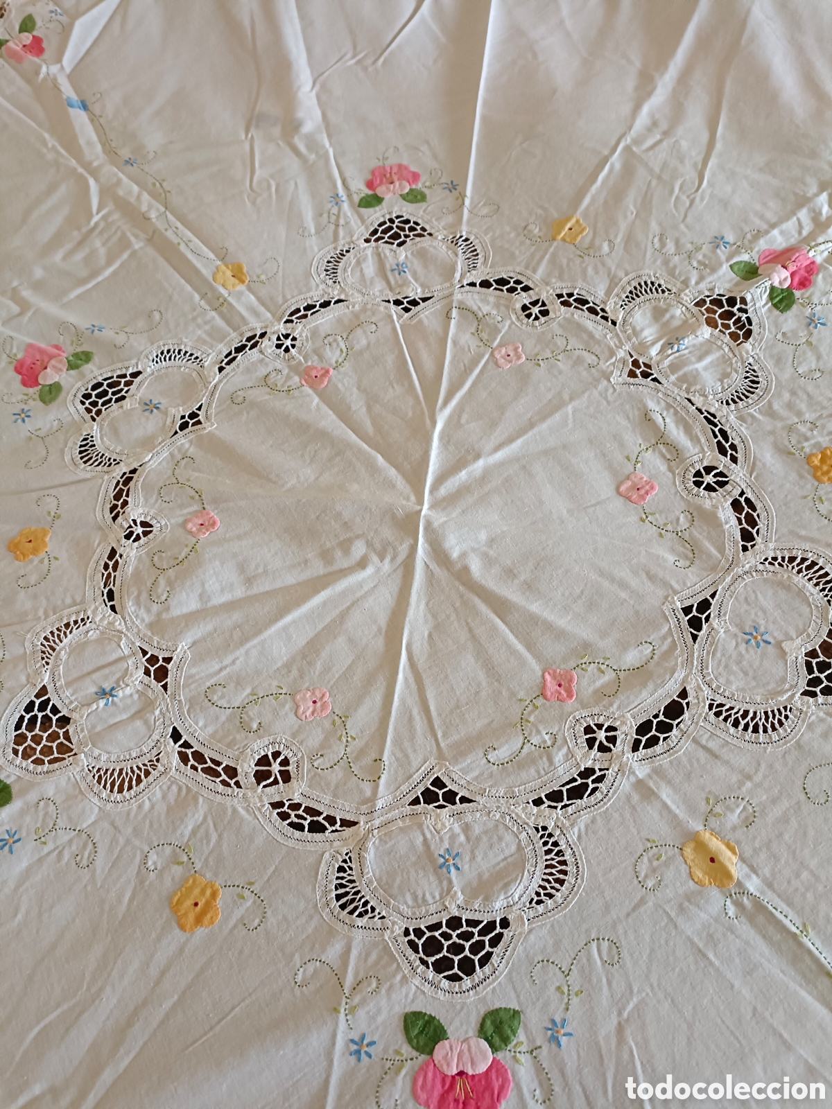 Artesan&iacute;a: Mantel redondo de algod&oacute;n de Portugal