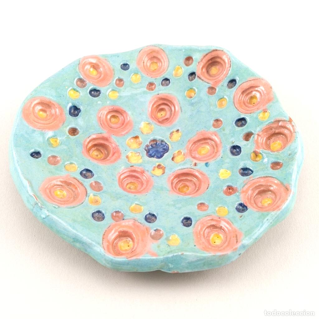 Artesan&iacute;a: Plato de Pie Artesano Cer&aacute;mica de Autor - Dise&ntilde;o Org&aacute;nico - 19,5cm
