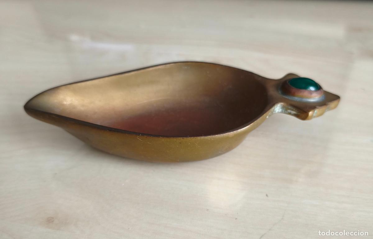 Artesan&iacute;a: Antiguo cenicero de lat&oacute;n o bronce de procedencia posible de Israel. A&ntilde;os 40/50