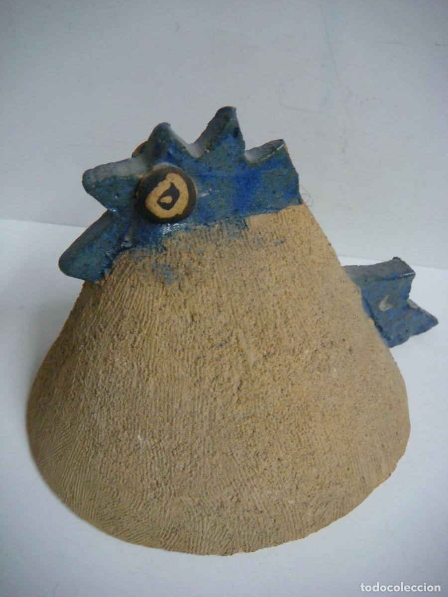 Artesan&iacute;a: FIGURA EN BARRO DE UNA GALLINA-(&)