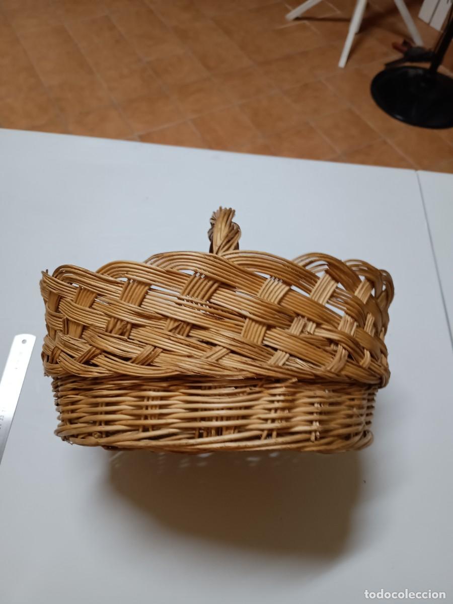 Artesan&iacute;a: Cesta de mimbre ovalada. - Foto 3