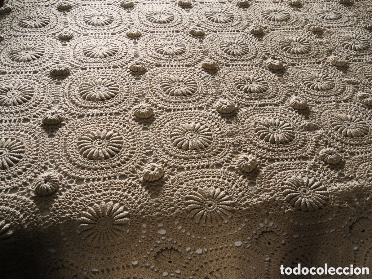 Artesan&iacute;a: Colcha antigua de ganchillo.Hecha a mano. 260 x 240 cm.
