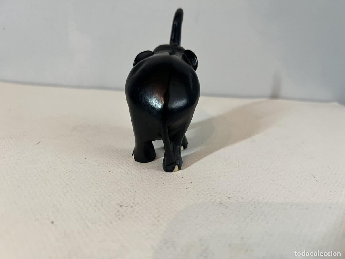 Artesan&iacute;a: Antigua Figura de Elefante Tallada en Madera