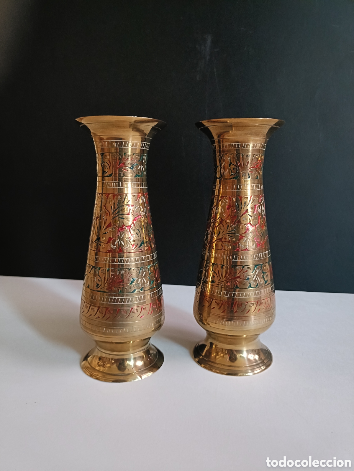Artesan&iacute;a: Cafetera Dallah y dos jarrones de lat&oacute;n Grabado - Foto 3