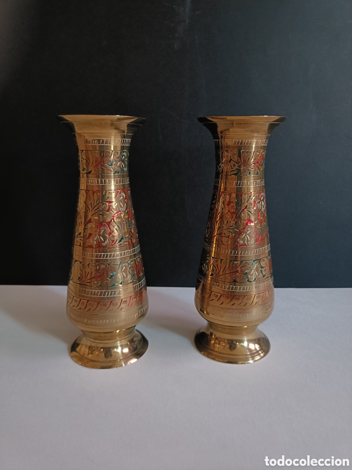 Artesan&iacute;a: Cafetera Dallah y dos jarrones de lat&oacute;n Grabado - Foto 4