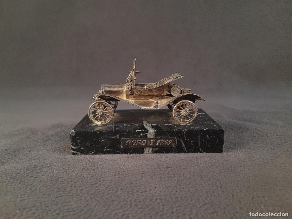 Kunsthandwerk: FIGURA DECORATIVA EN PLATA A DEL AUTOM&Oacute;VIL FORD T 1911 EN METAL SOBRE BASE DE M&Aacute;RMOL. A&Ntilde;OS 70