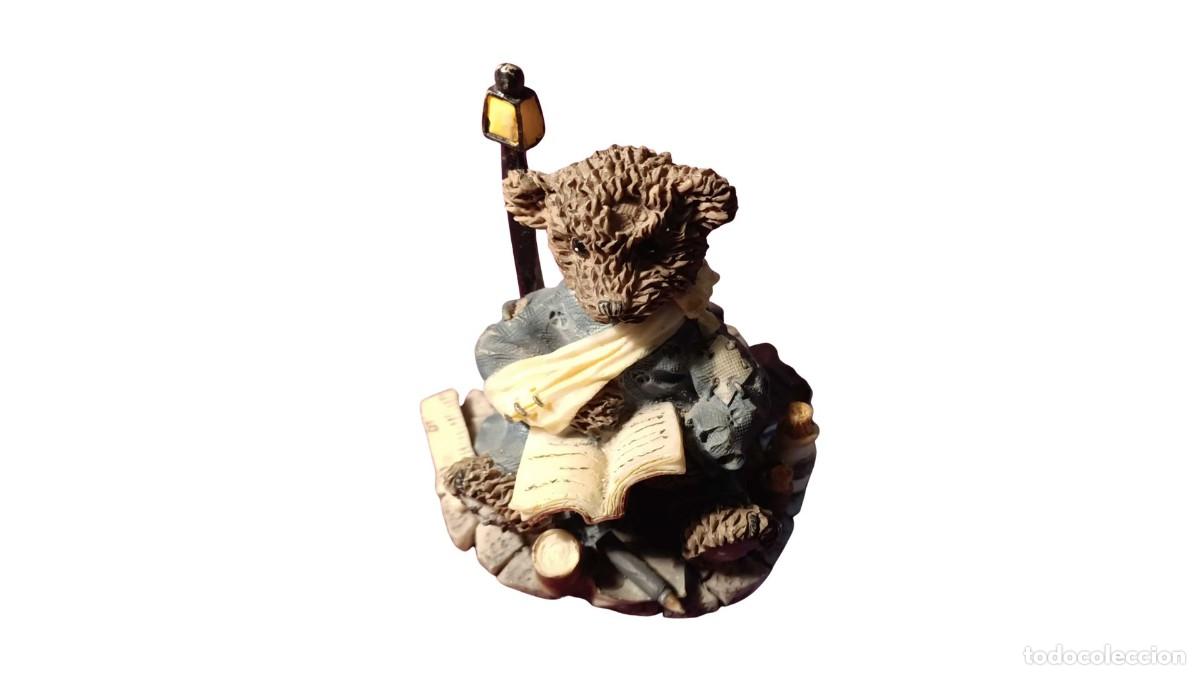 Handicraft: FIGURA DE RESINA POLICROMADA - OSO TEDDY LEYENDO BAJO FAROLA - A&Ntilde;OS 90