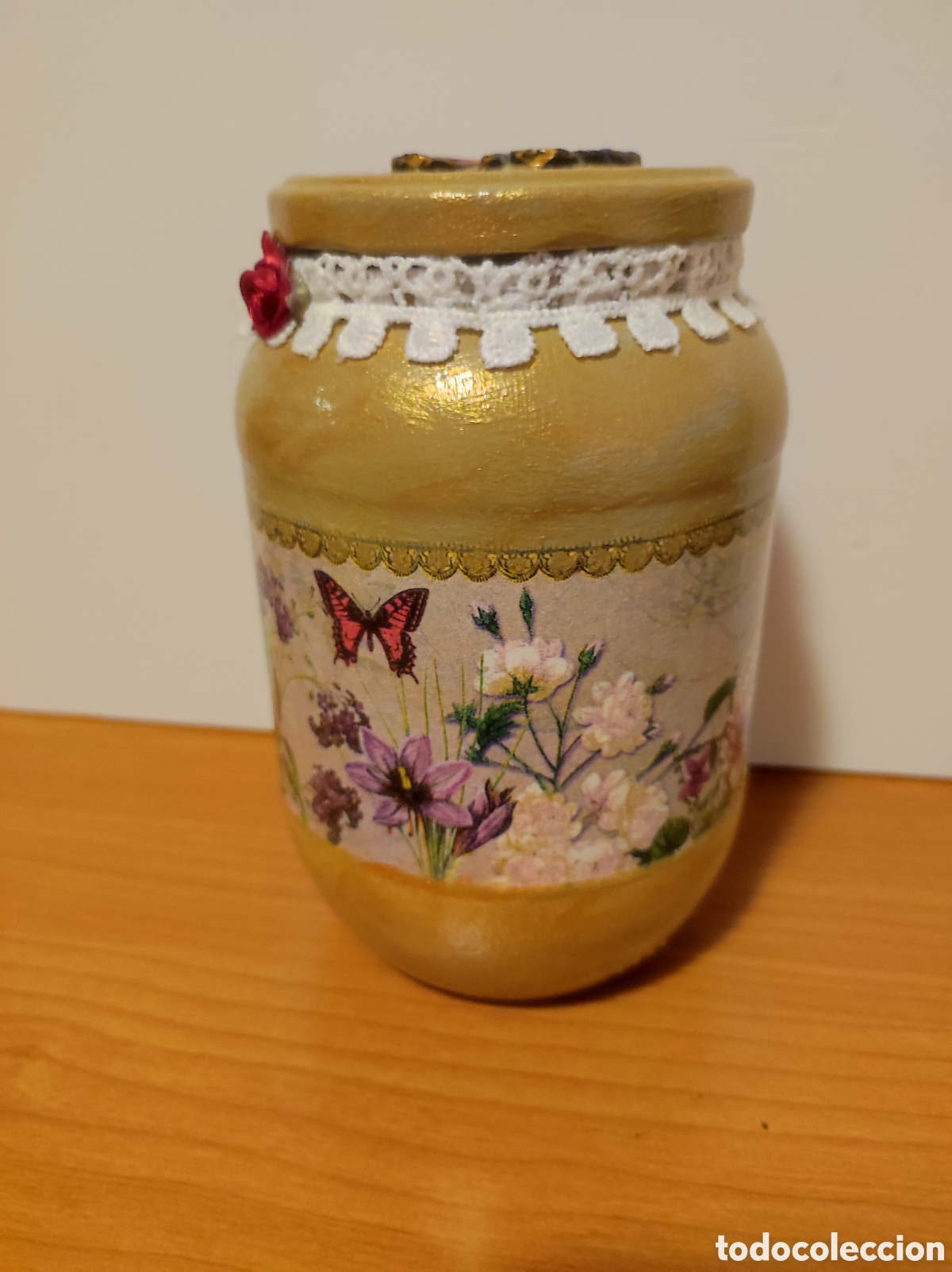 Artesan&iacute;a: Tarro de Cristal Decorado con Decoupage Floral y Mariposa