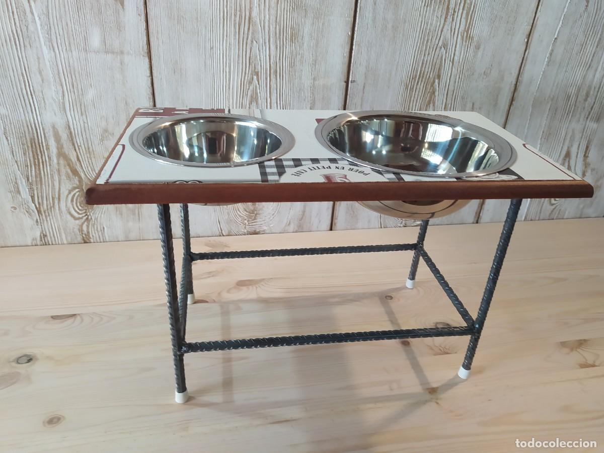 Artesan&iacute;a: Comedero para Perros XL. DM con vinilo y Hierro. Dos Cuencos Acero Inox. Hecho a Mano