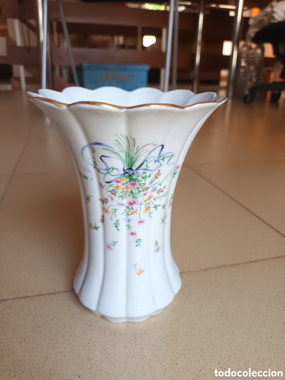 Artesan&iacute;a: Jarr&oacute;n de porcelana EME pintado a mano