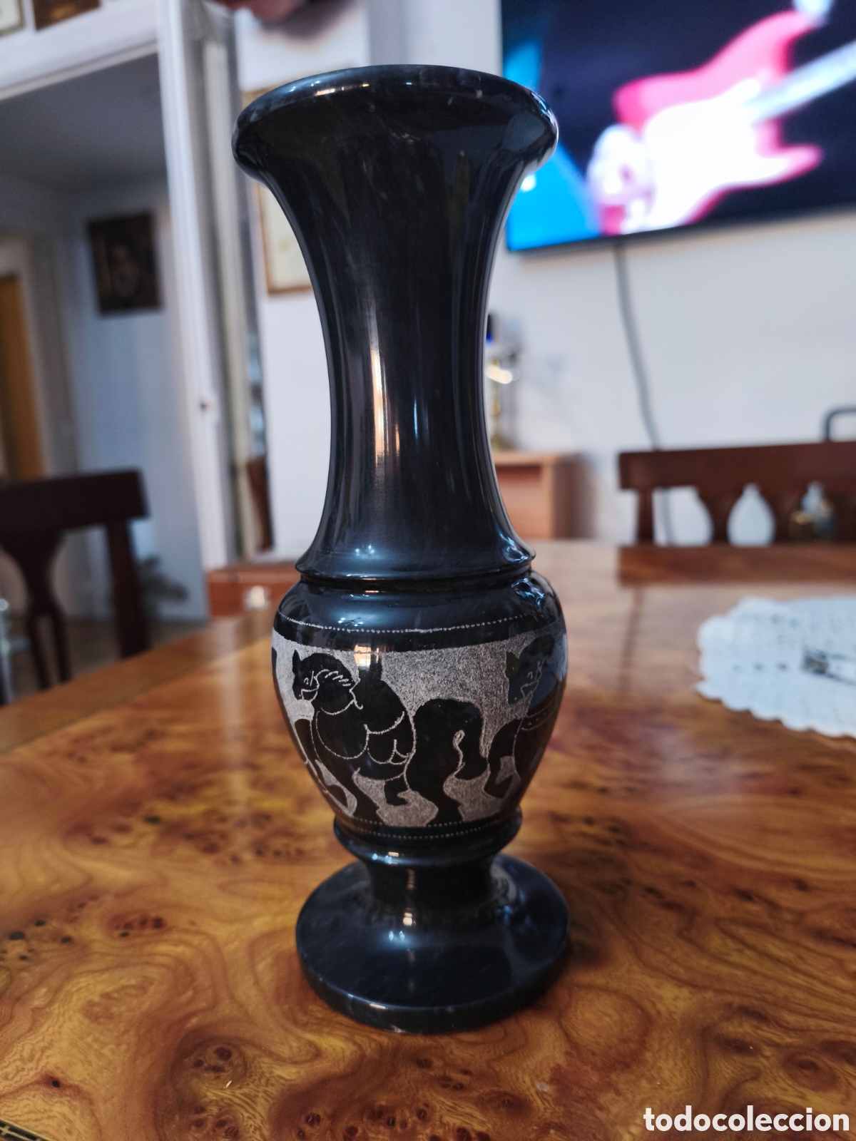 Artesan&iacute;a: Jarr&oacute;n vintage de m&aacute;rmol negro pulido