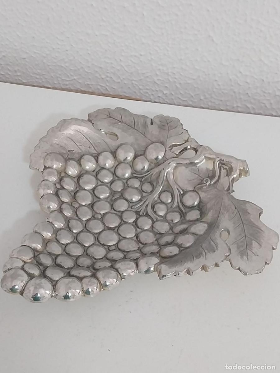 Artesan&iacute;a: Bandeja Vintage Vaciabolsillos Racimo de Uvas Metal