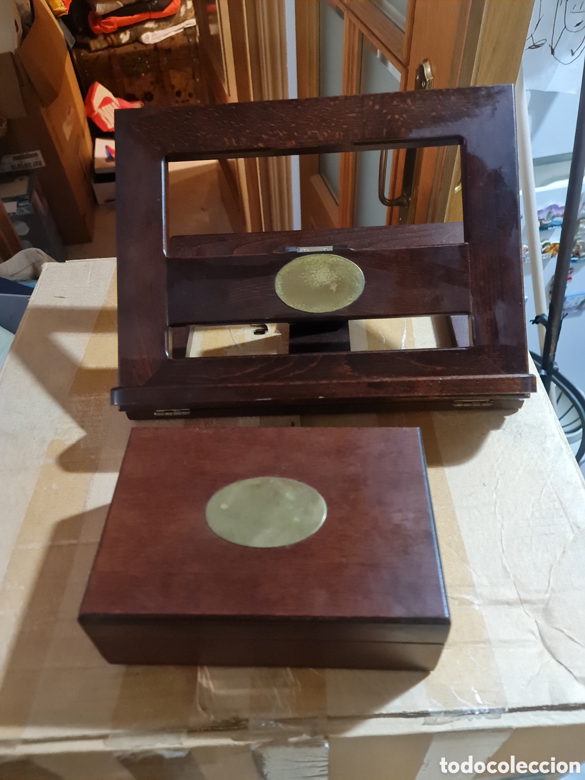 Artesan&iacute;a: Exclusivo Conjunto Artesanal: Atril y Caja de Madera Maciza