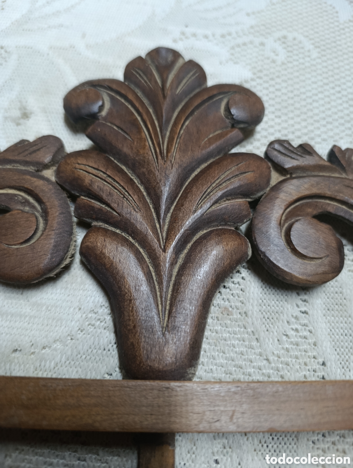 Artesan&iacute;a: Copete de madera con soporte. - Foto 3