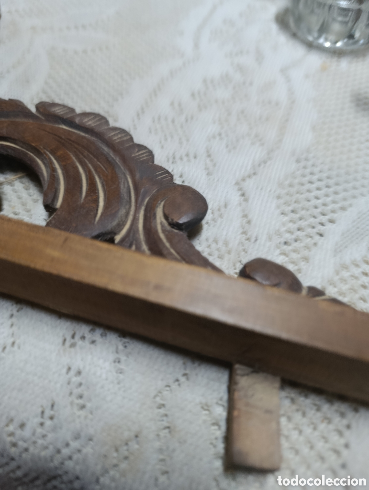 Artesan&iacute;a: Talla de madera con soporte. - Foto 2