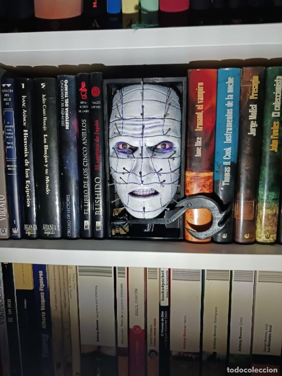 Artesan&iacute;a: Figura decorativa de Pinhead, personaje de la saga Hellraiser