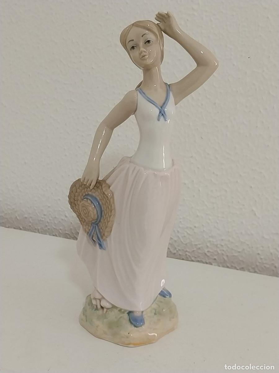 Artesan&iacute;a: Figura de Porcelana Vintage Tengra Valencia &ndash; Joven con Sombrero (28 cm)