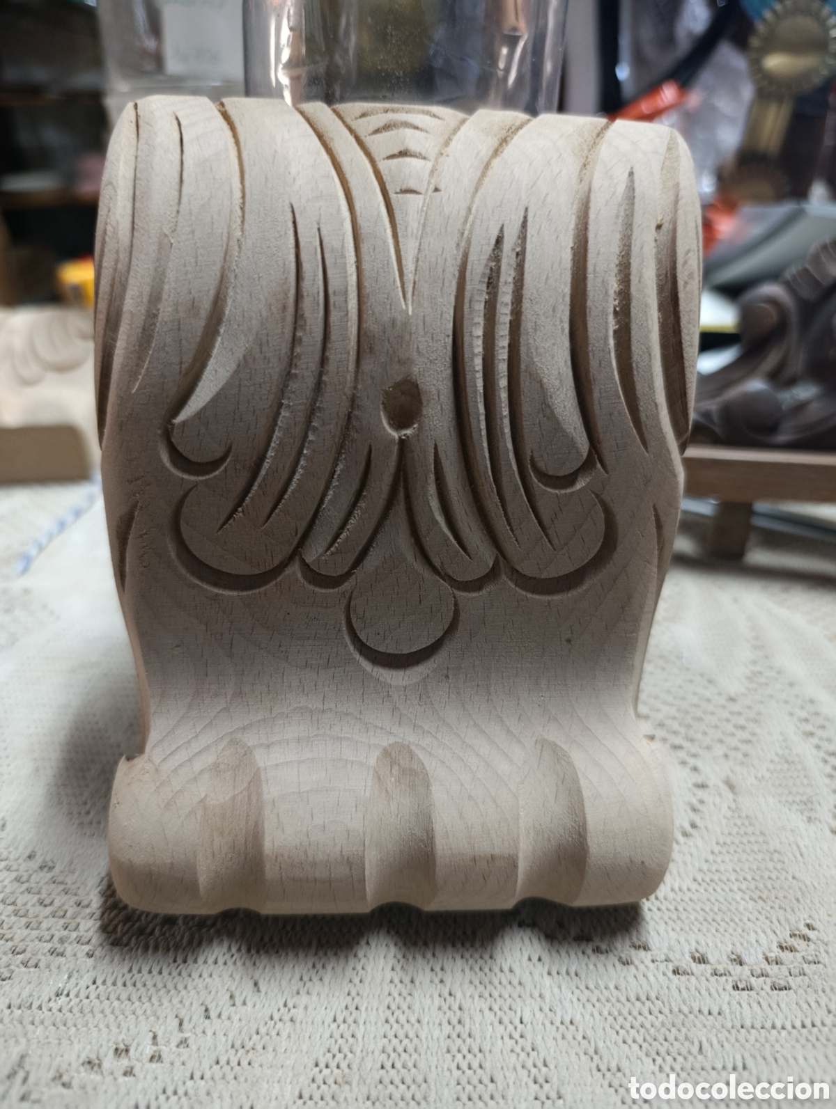 Artesan&iacute;a: pareja de tallas de madera.