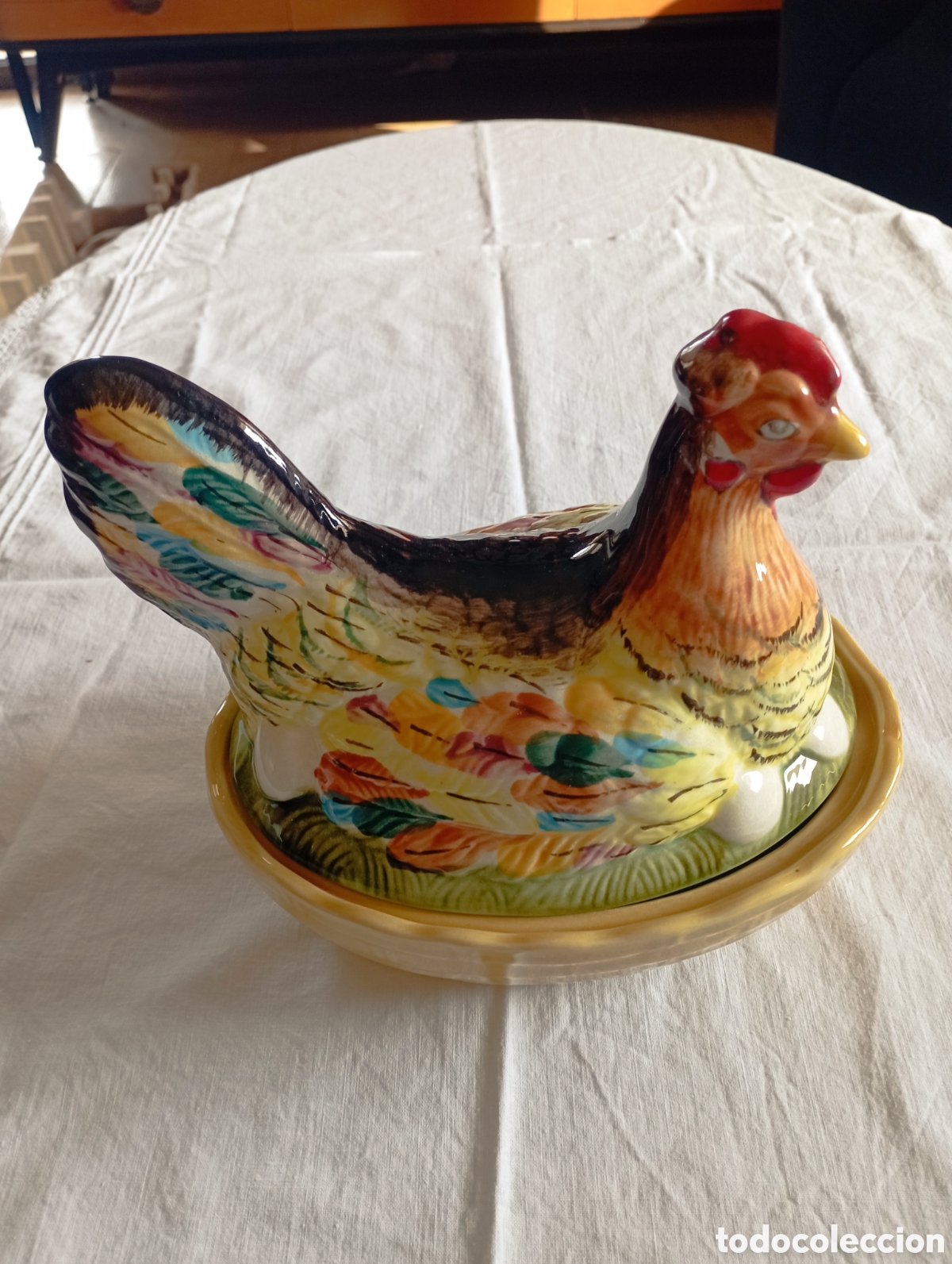Artesan&iacute;a: Gallina para servir huevos cocidos